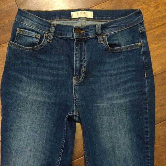 We The Free Skinny Frayed Ankle Distressed Jeans SIZE 29 - Picture 6 of 6